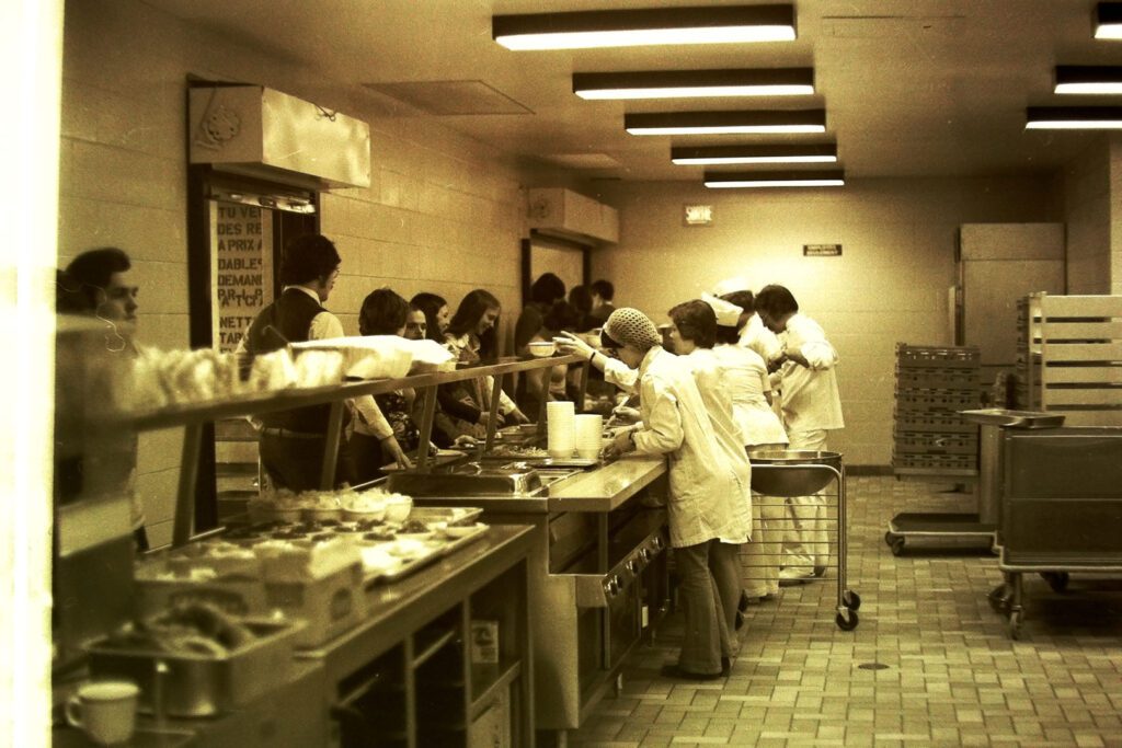 1976_cafeteria_2